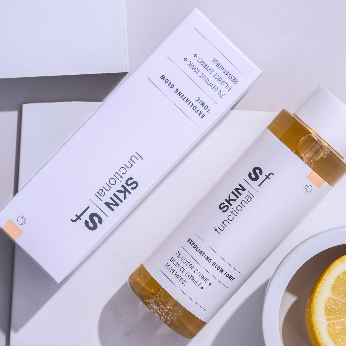 7% Glycolic Acid + Licorice Extract + Resveratrol Exfoliating Tonic